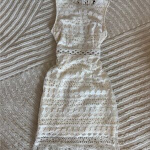 Elegant Lace Sleeveless Dress
